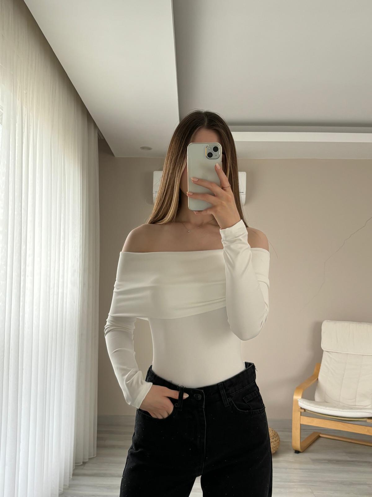 Madonna Yaka Beyaz Bodysuit