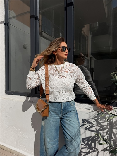 Beyaz Bisiklet Yaka Dantelli Sweatshirt