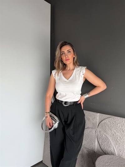Beyaz Nakışlı Kolsuz Tshirt