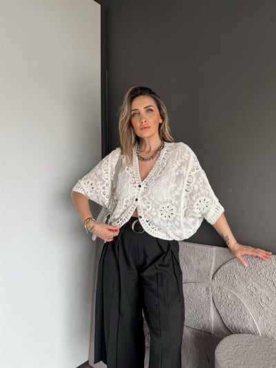 Beyaz Pullu Dantelli Bohem Bluz