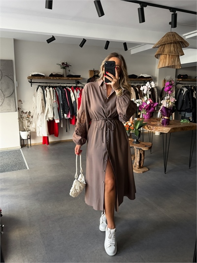 Kahve Kolları Nakışlı Beli İpli Uzun Kollu Elbise