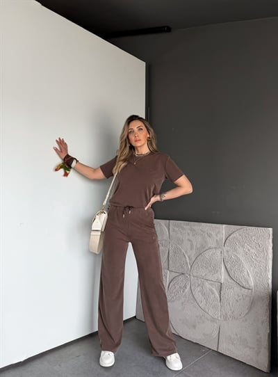 Kahve Logolu Pike Takım