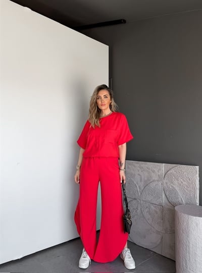Kırmızı Yırtmaç Detaylı Beli Büzgülü Takım