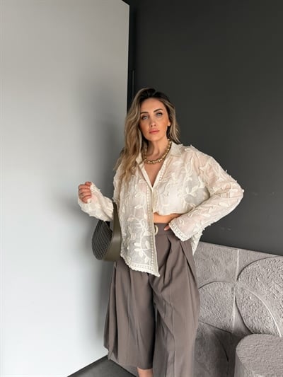 Krem Yaprak Nakışlı Pamuk Gömlek