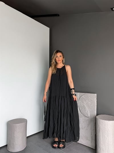 Siyah Buruşuk Kumaş Halter Yaka Elbise