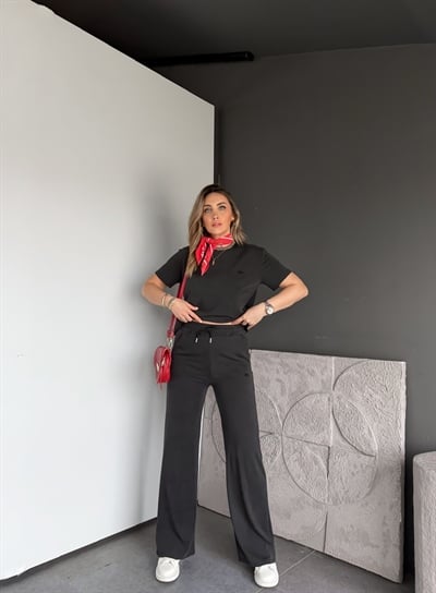 Siyah Logolu Pike Takım