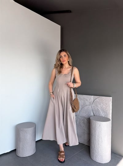 Taş Yakası Nakışlı Cepli Elbise