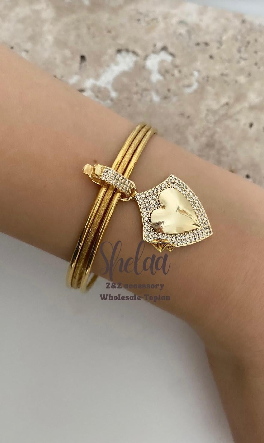 10700 Ajda Charm