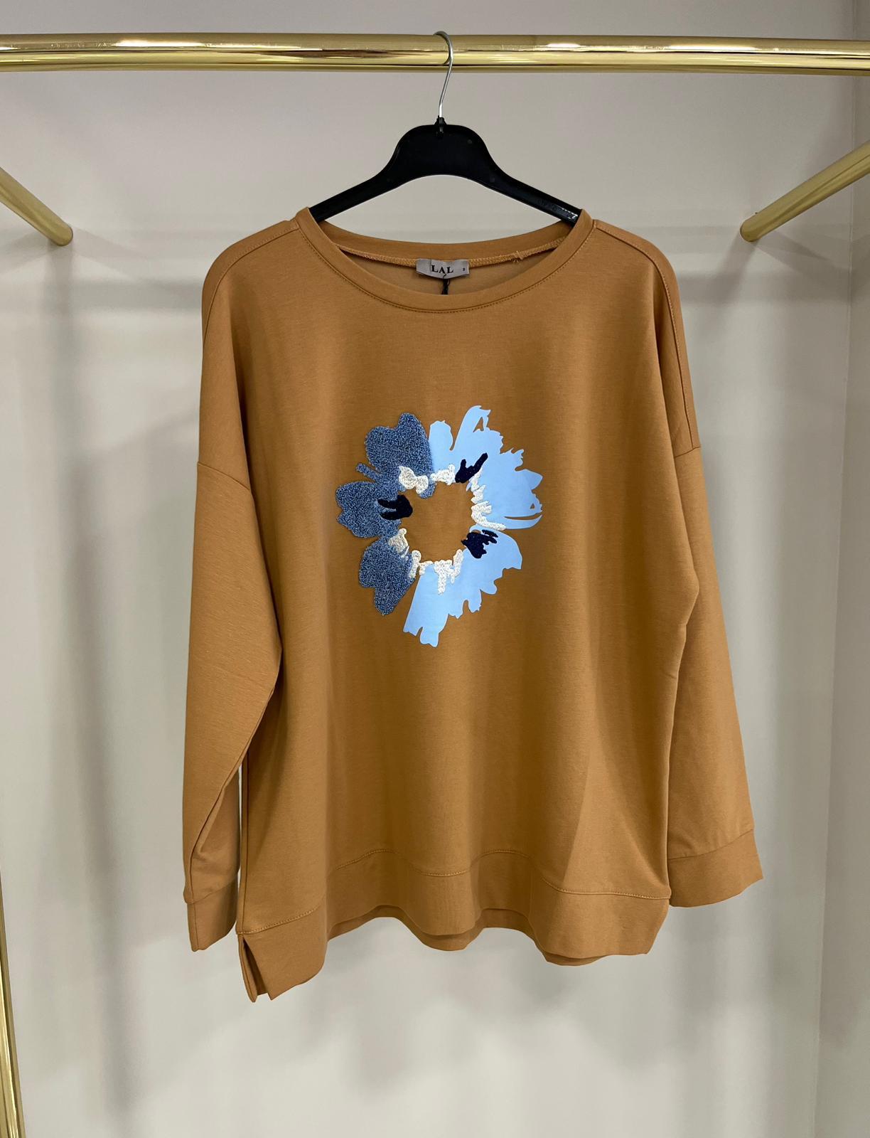 Lal Çiçek Detaylı Camel Sweatshirt