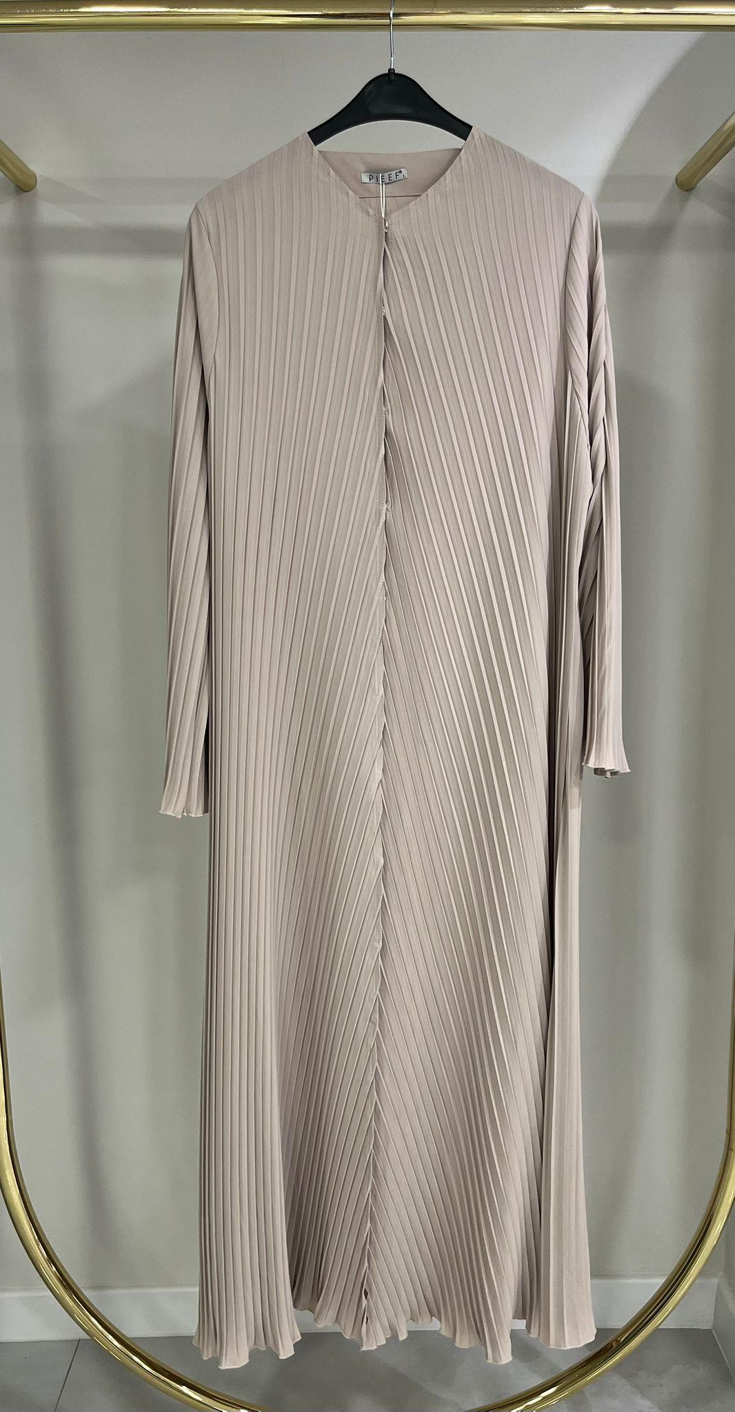 PIEFF Acordiyon Düğmeli Bej Abaya