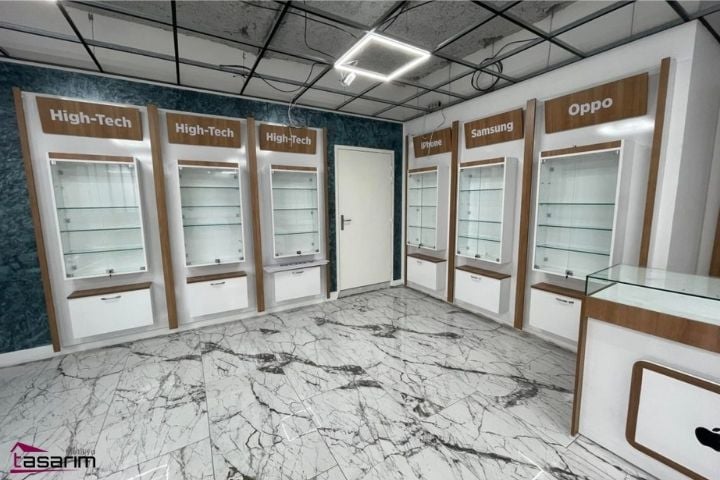 Telefoncu Mobilyaları ile Şık ve İşlevsel Mağaza Tasarımı