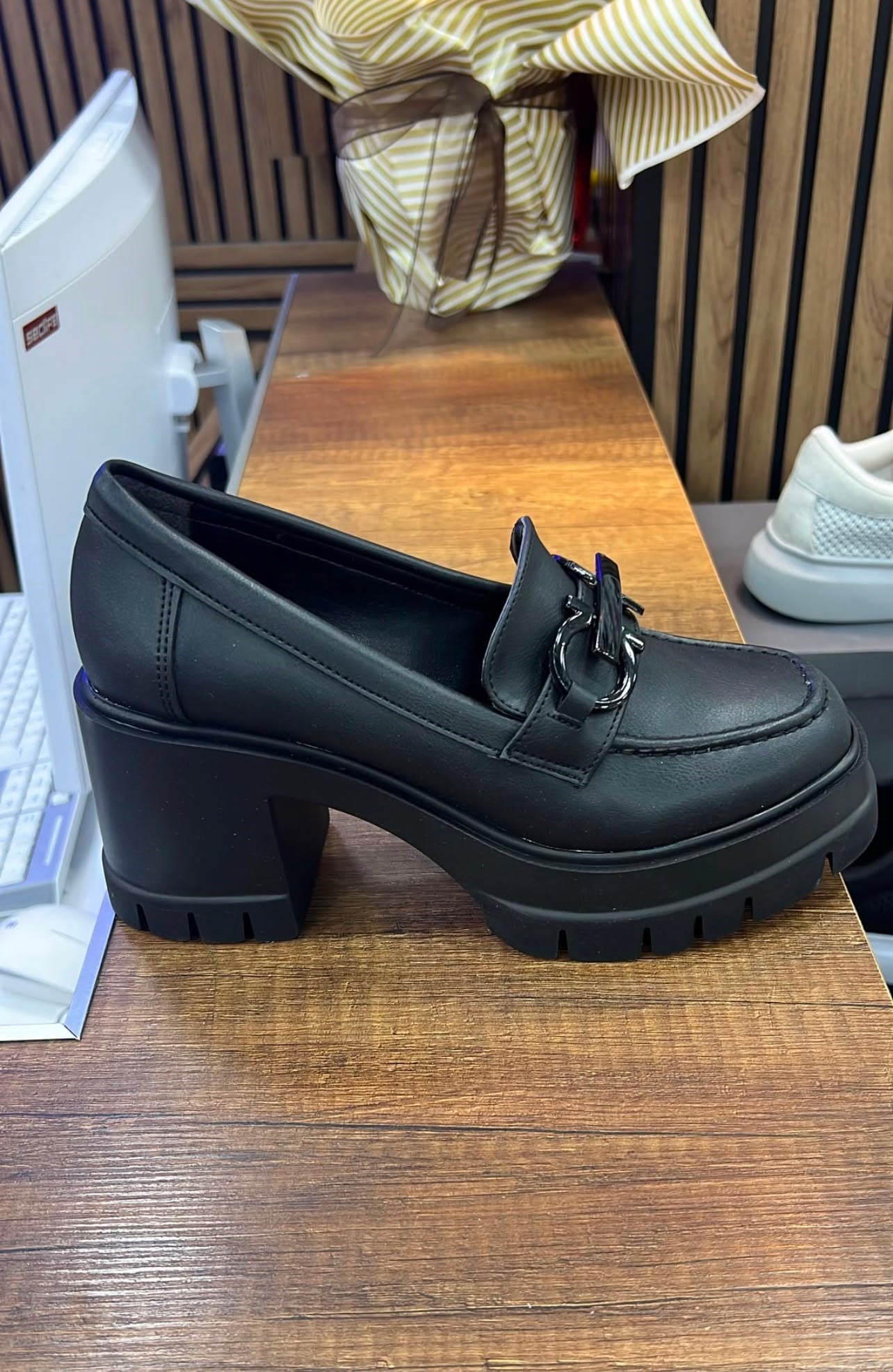 Kadın Metal Toka Detay Loaferayakkabı-Bej Rugan