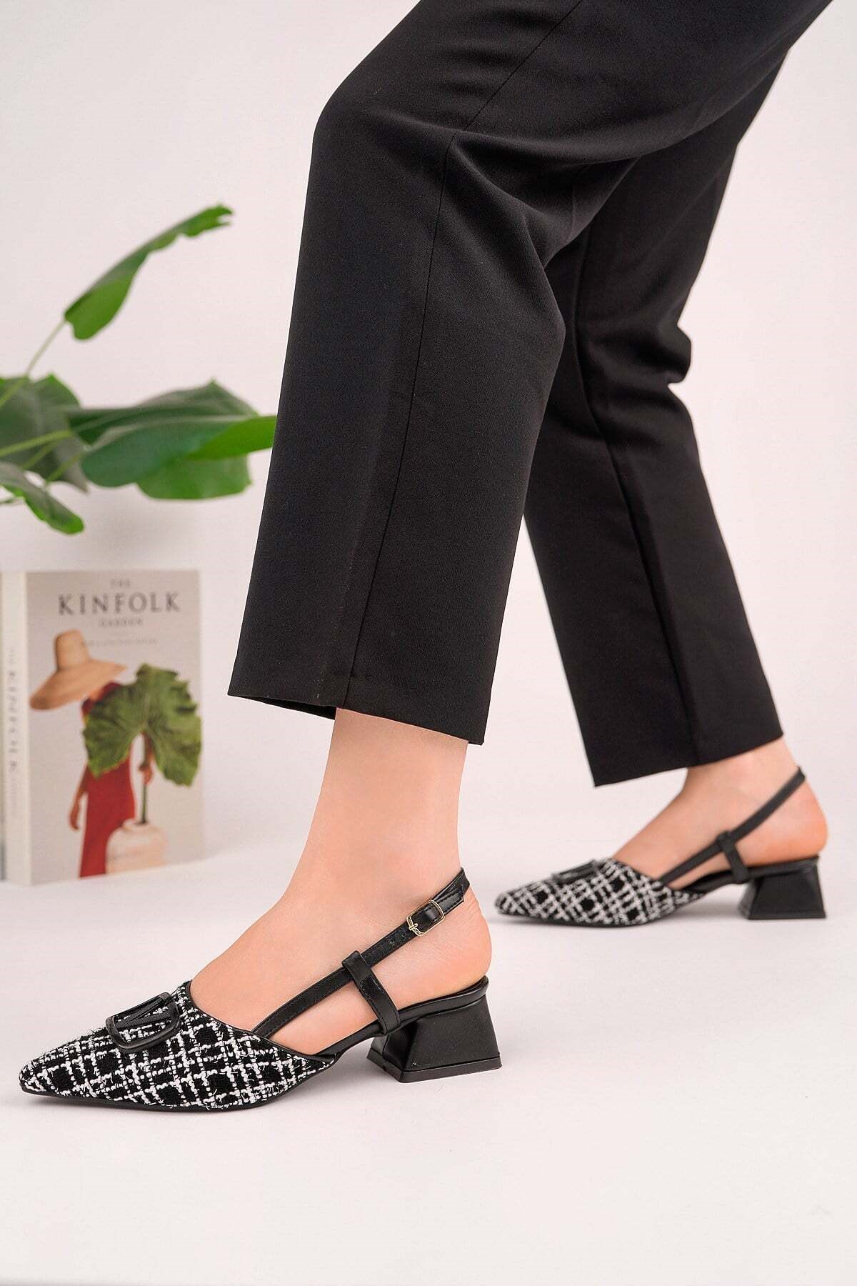 Kadın Toka Detaylı Slingback Kısa Topuklu Sivri Burun Ayakkabı - Siyah