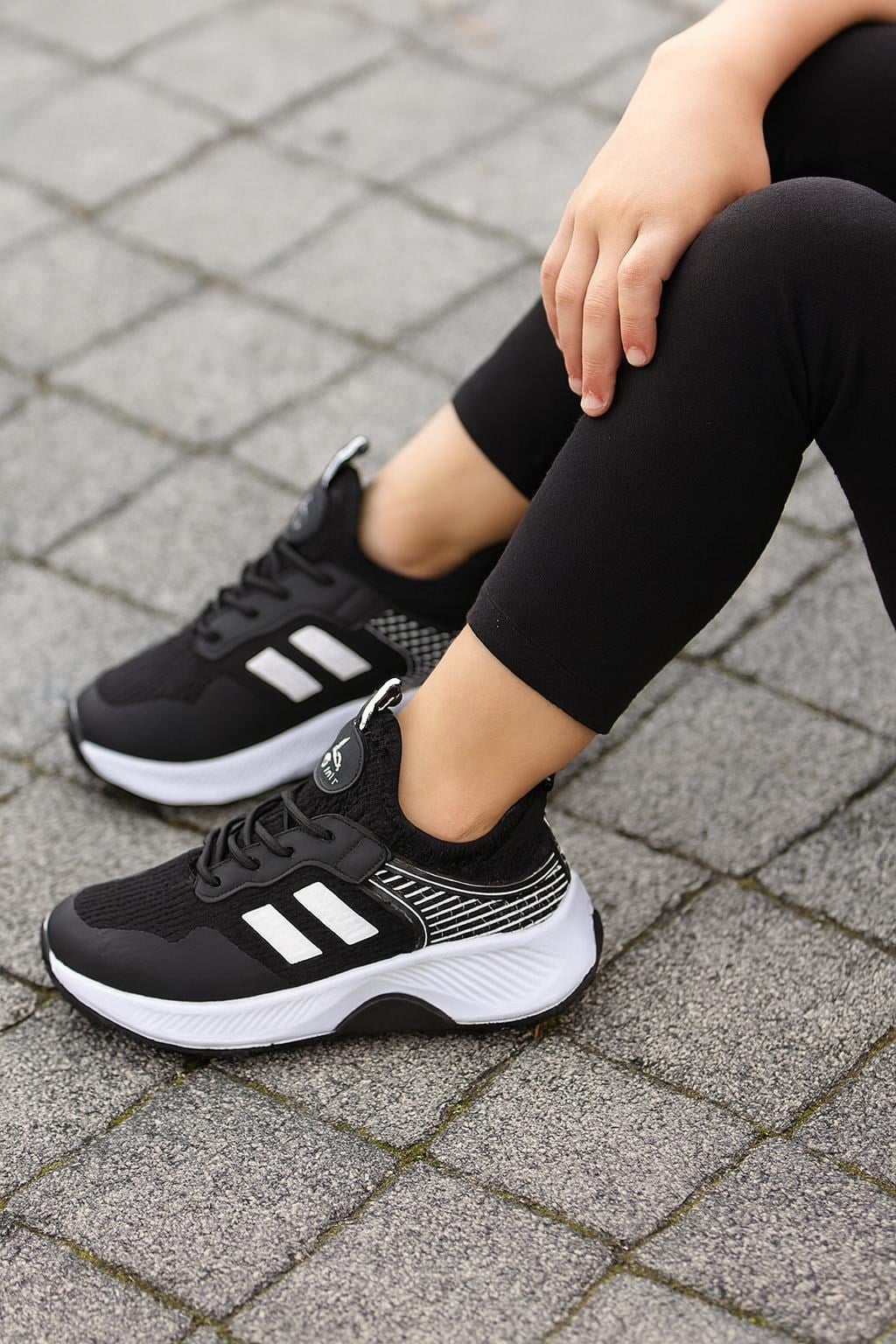 Unisex Çocuk Bağcıklı Poli Taban Triko Spor Ayakkabı-Siyah-Beyaz