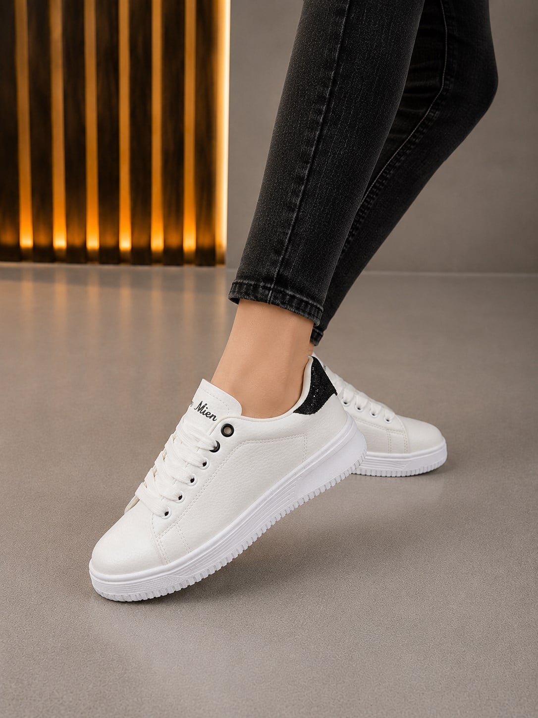 Unisex Ortopedik Rahat Spor Ayakkabı - Beyaz Siyah Taşlı