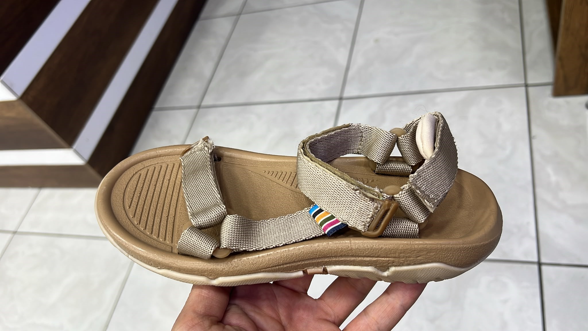 Unisex Yazlık Sandalet – Esnek, Kaymaz Tabanlı, Günlük Konfor