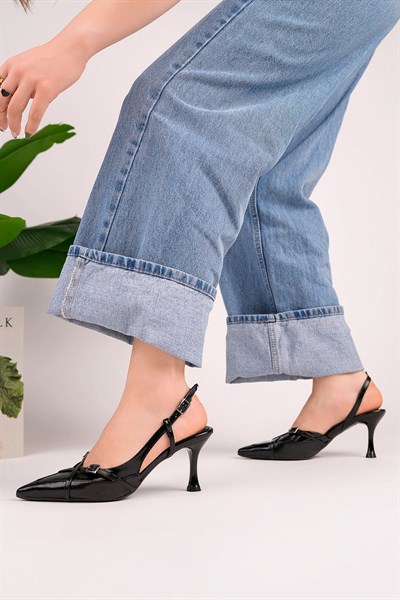 Kadın Sivri Burun Çapraz Bantlı İnce Topuklu Stiletto Ayakkabı - Siyah