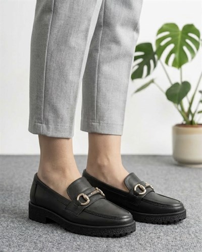Kadın Tokalı Klasik Loafer Ayakkabı - Siyah