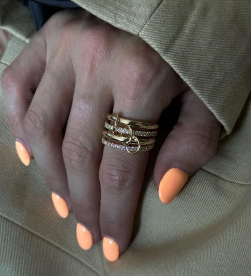 4 Sıra Gold Taşlı Spinelli Yüzük