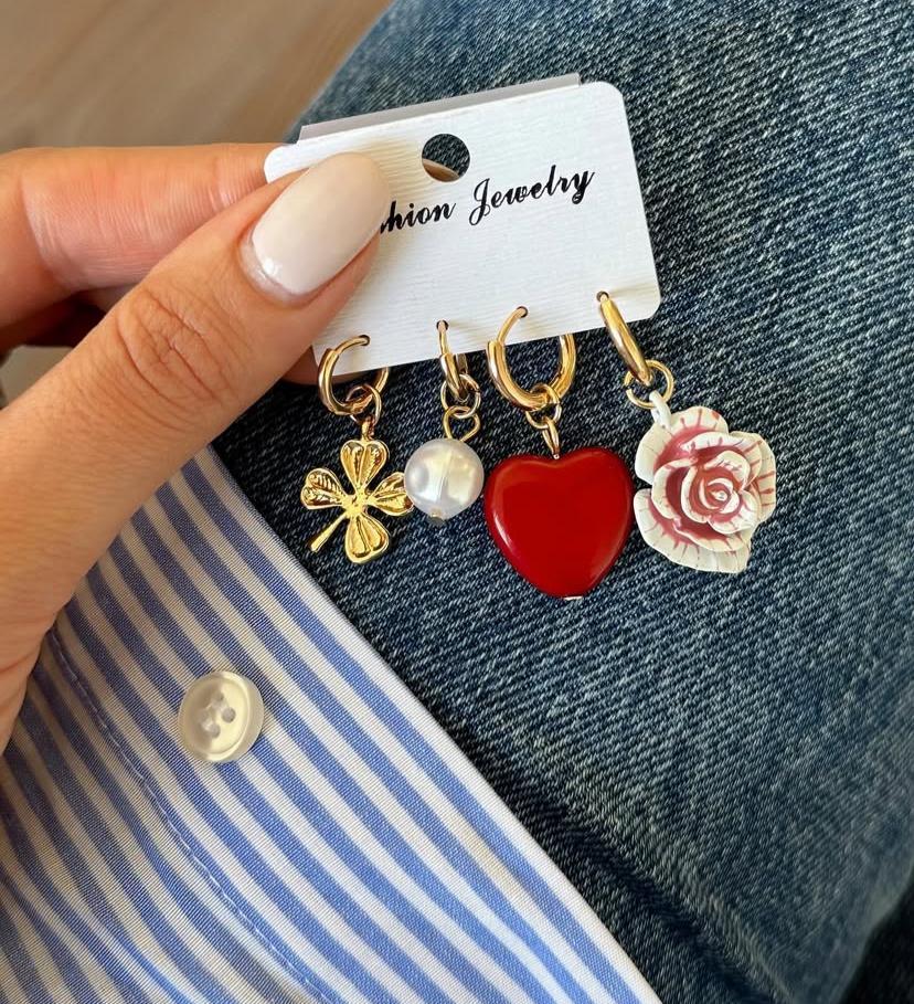 4Lü Kalp Detay Gold Küpe Seti