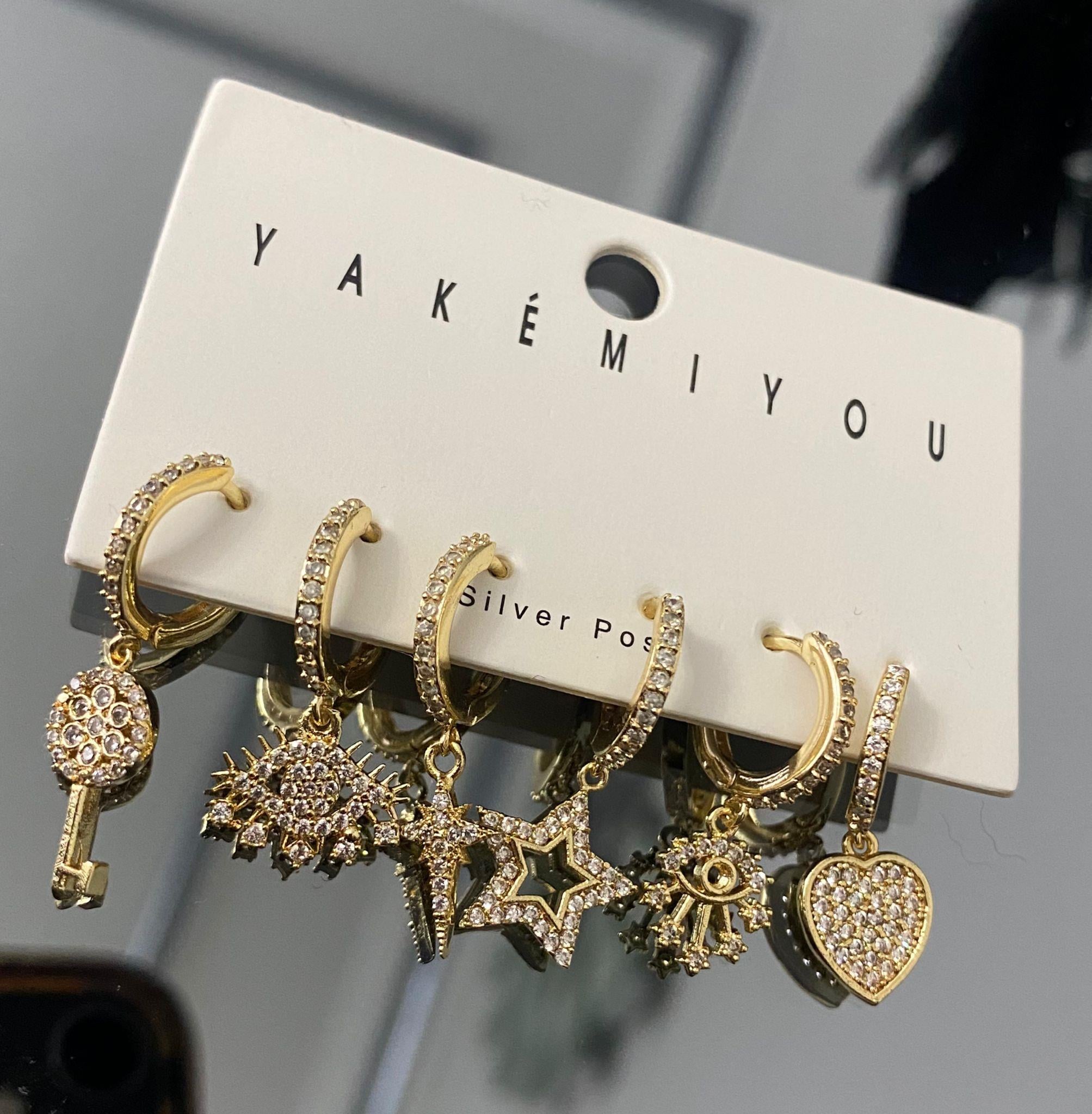 6Li Zirkon Taşlı Charmlı Gold Küpe Seti