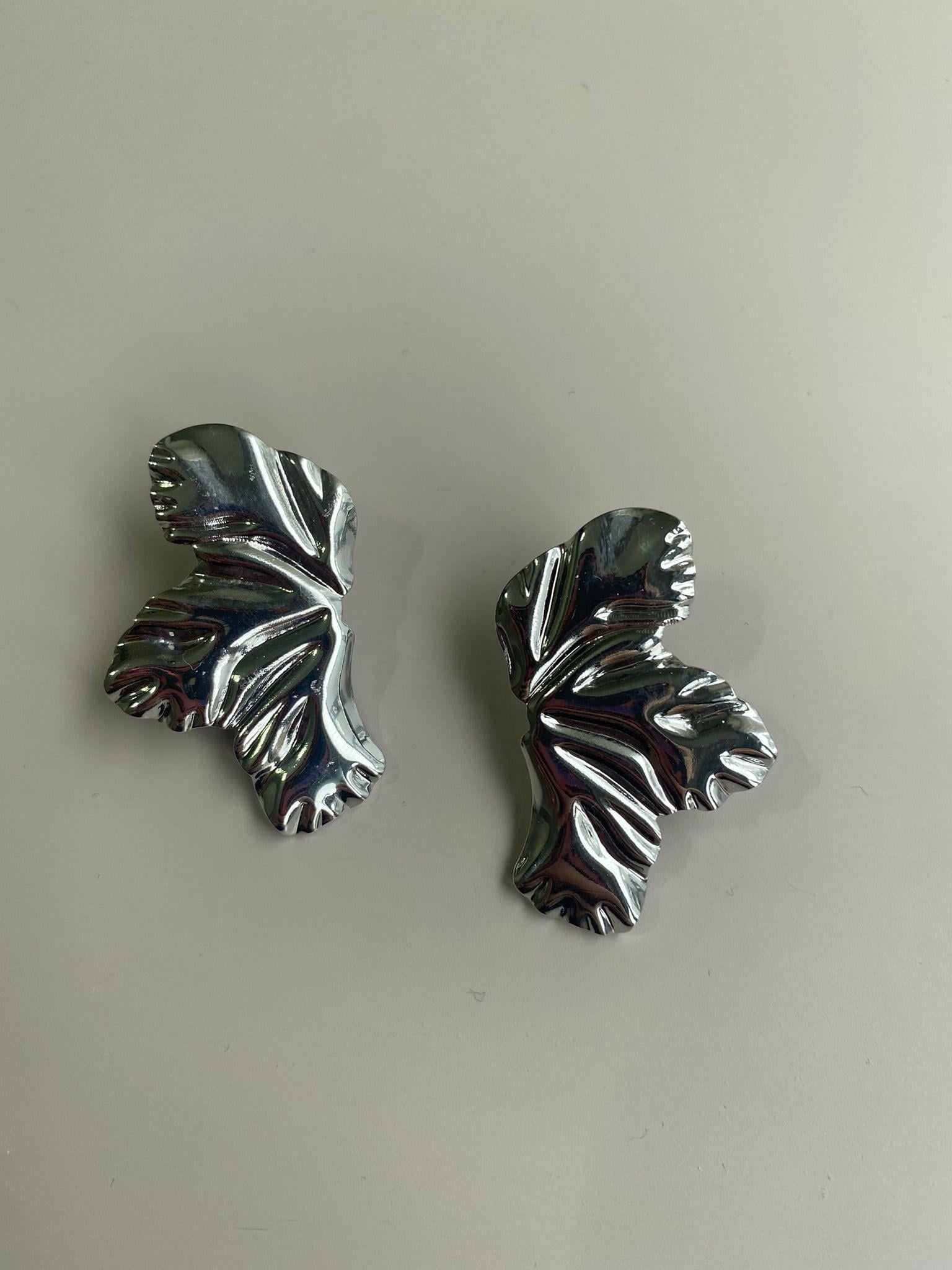 Çiçek Model Plaka Gümüş Küpe