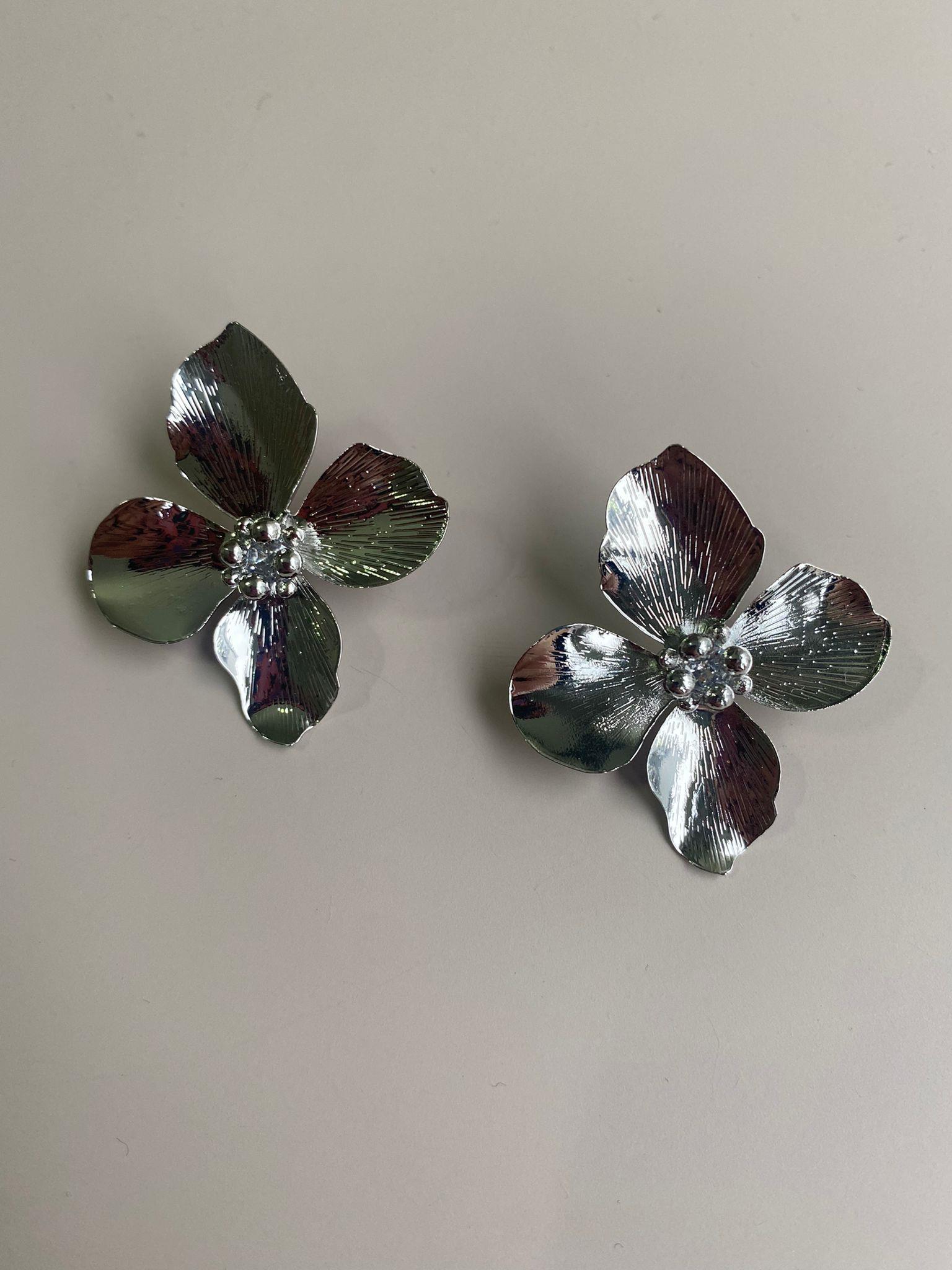 Gümüş Çiçek Vintage Küpe