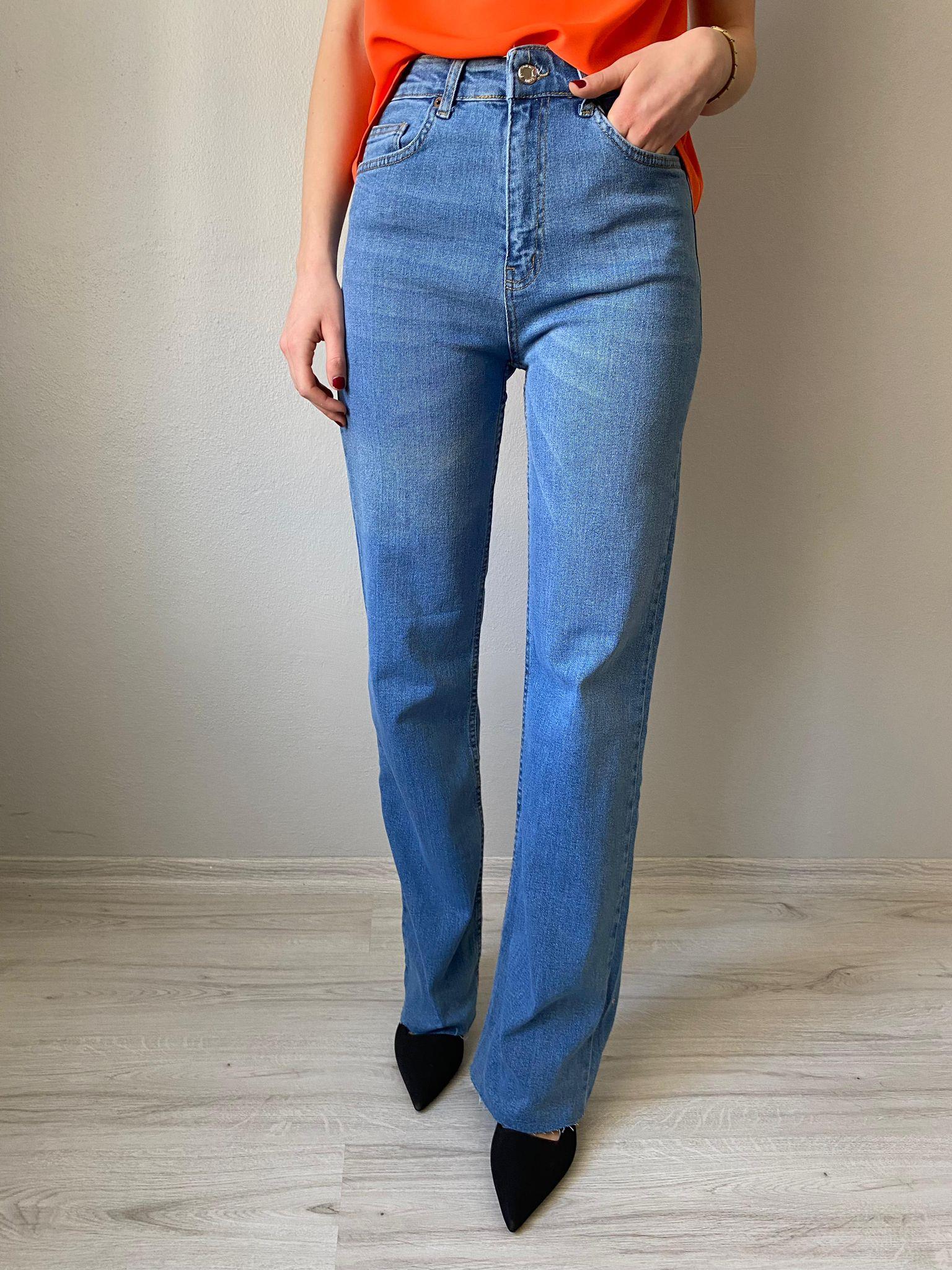 Kesik Paça Straight Jean Mavi