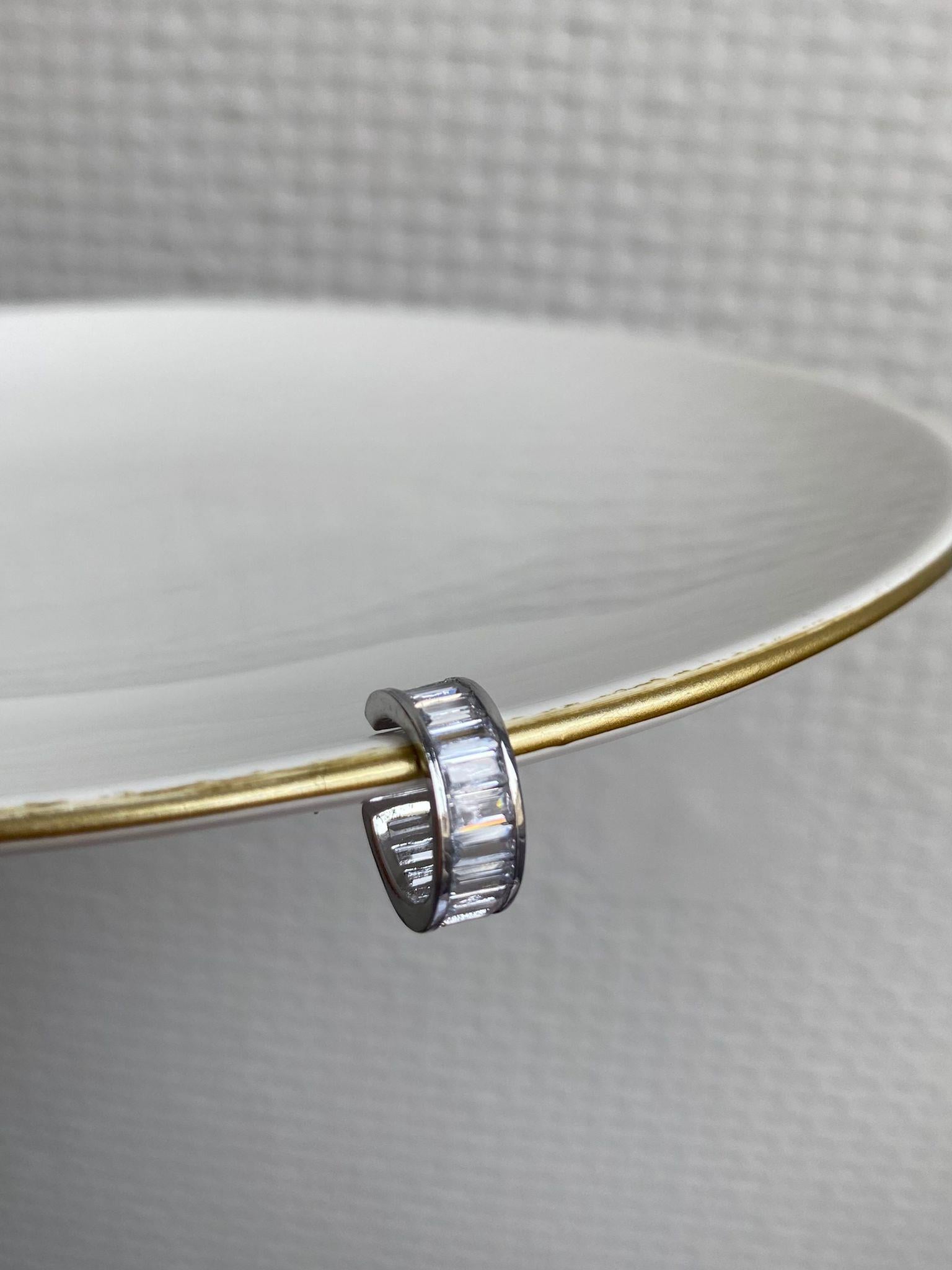 Kristal Taşlı Silver Kıkırdak Küpe