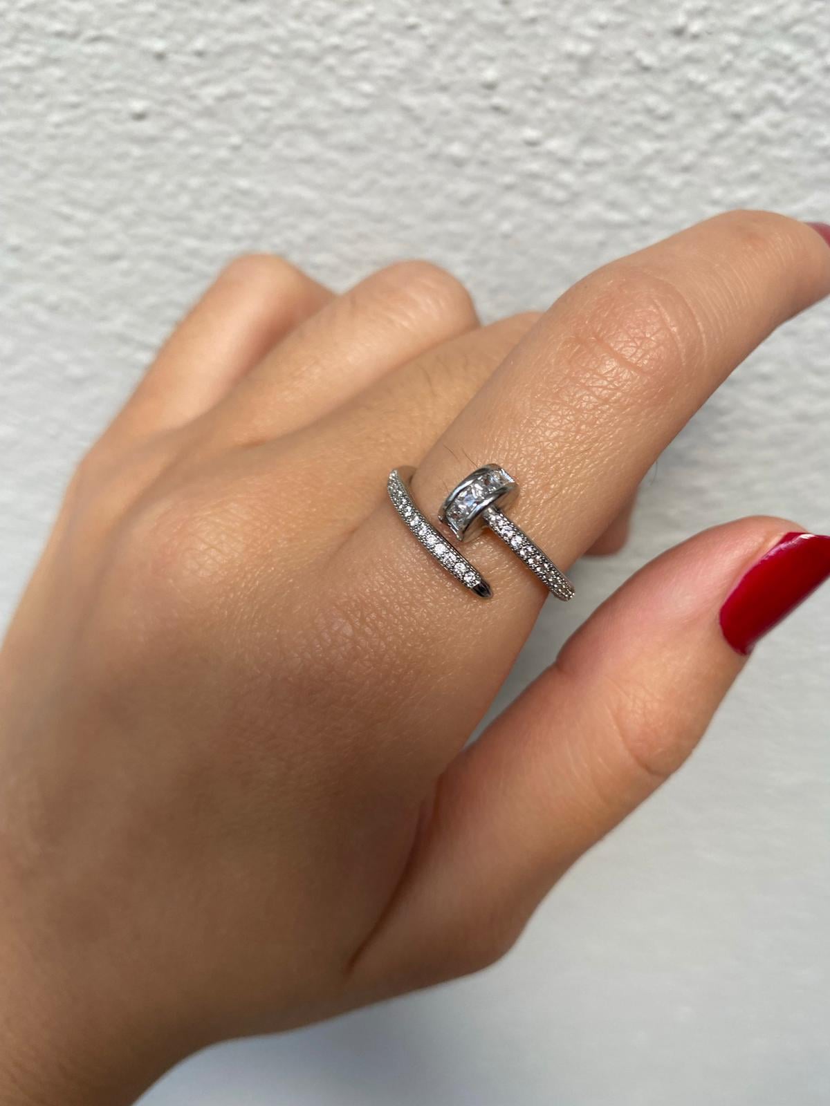 Marka Model Taşlı Gümüş Ayarlanabilir Çivi Yüzük 