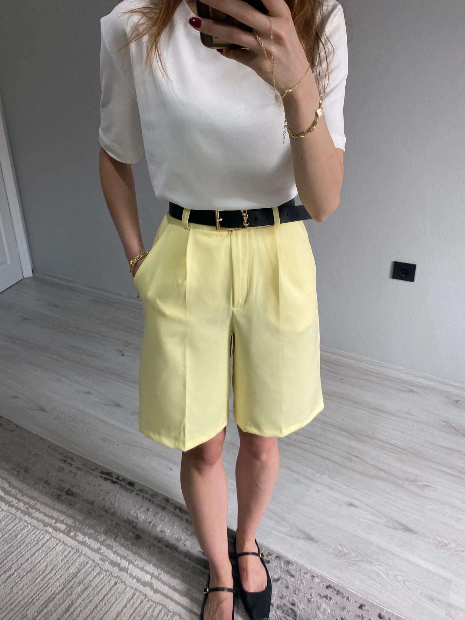 Sarı Yüksek Bel Kumaş Şehir Boy Şort