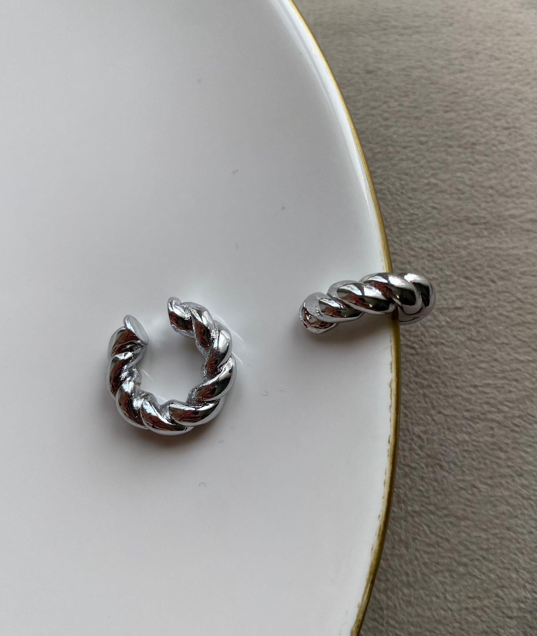 Silver Basic Burgu Kıkırdak Küpe