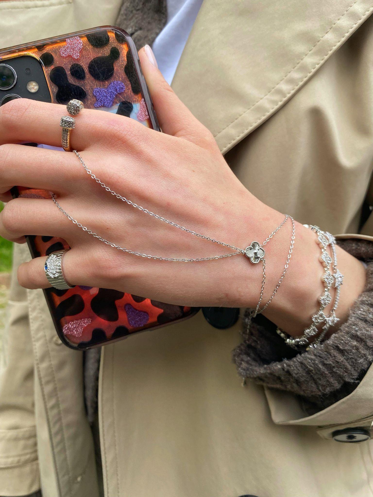 Tasarım Gümüş Yonca Şahmeran