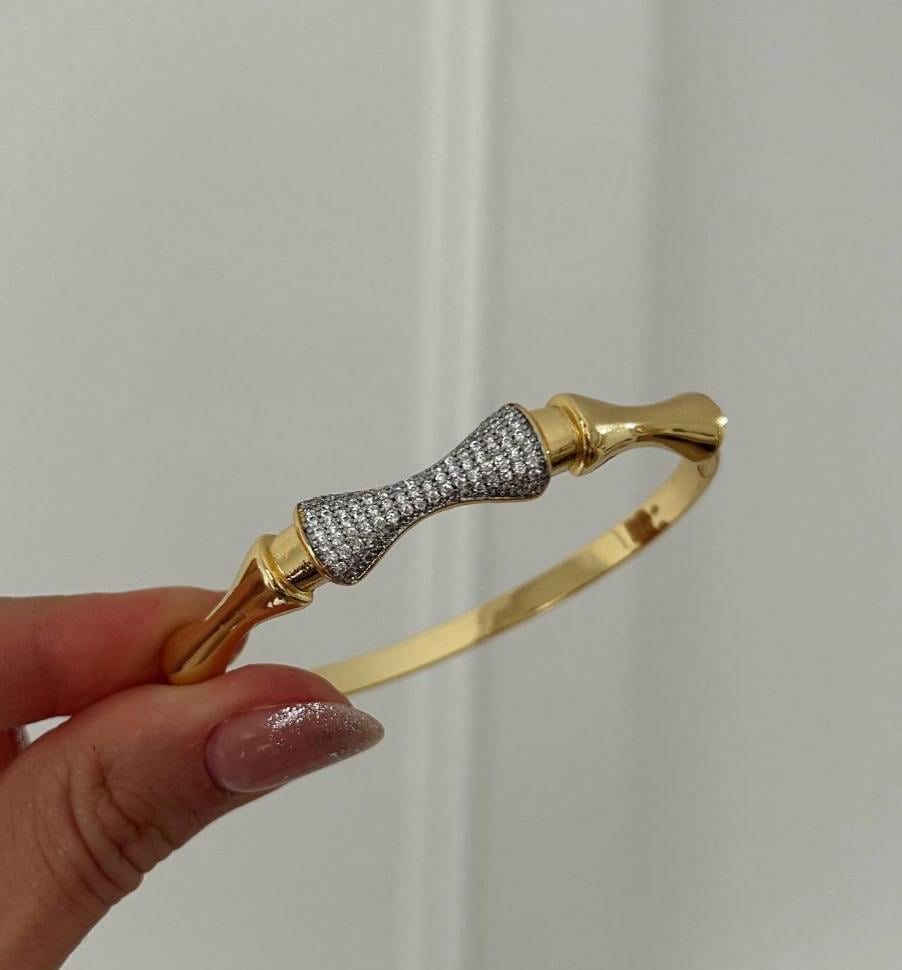 Tasarım Taşlı Gold Özel Seri Kelepçe