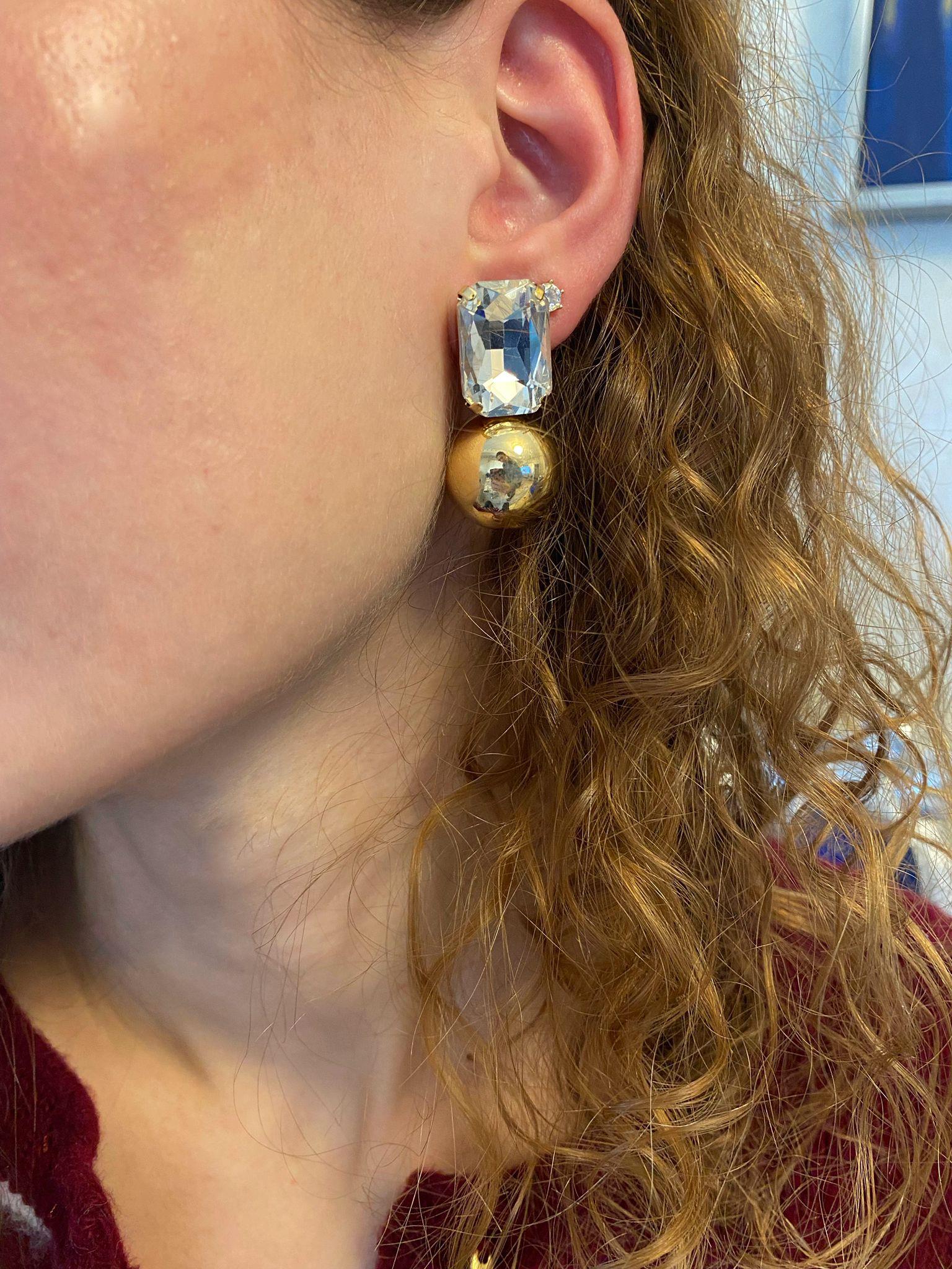 Baget Taşlı Top Detaylı Küpe