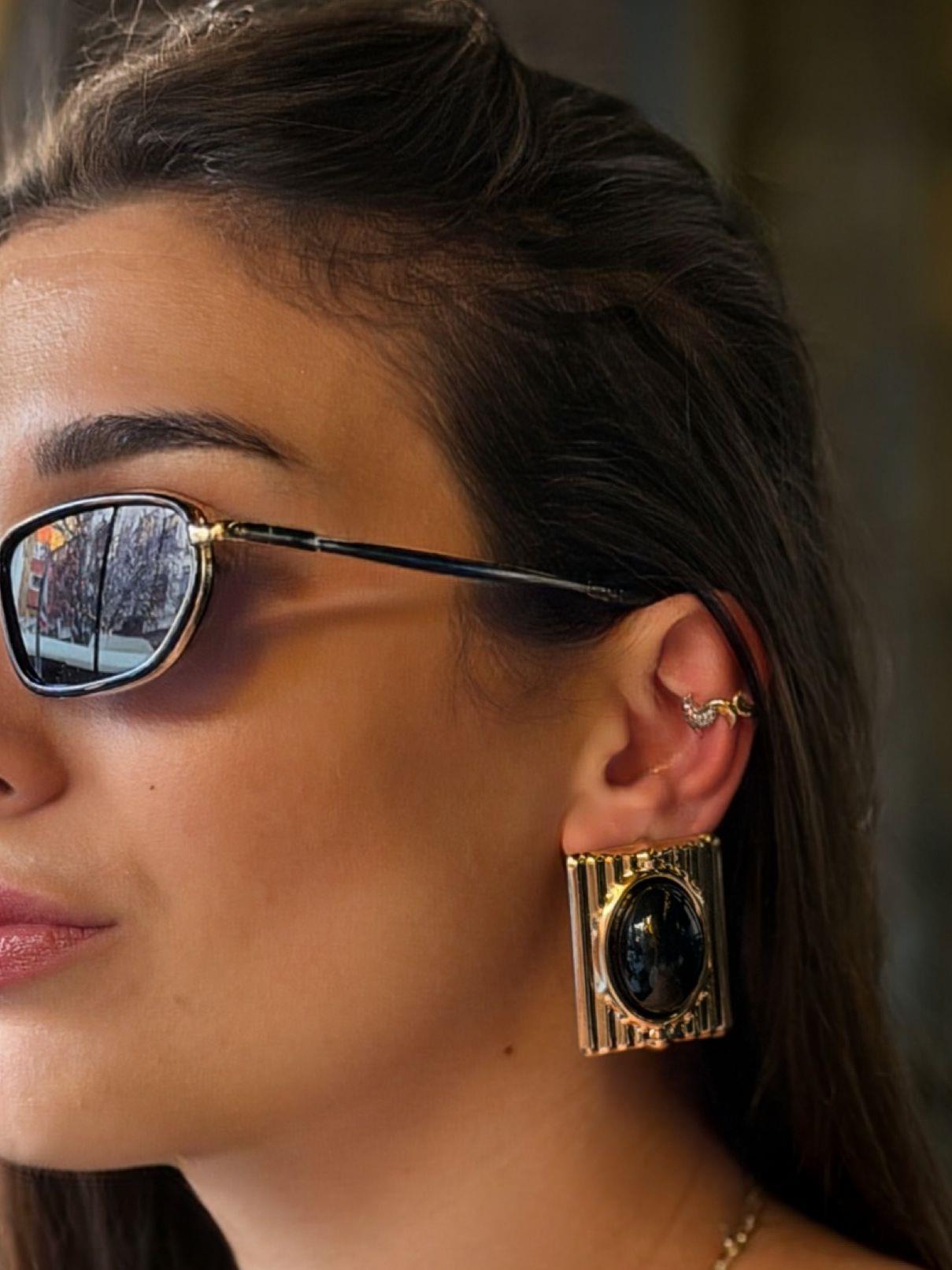 Çelik Dikdörtgen Gold Essa Küpe