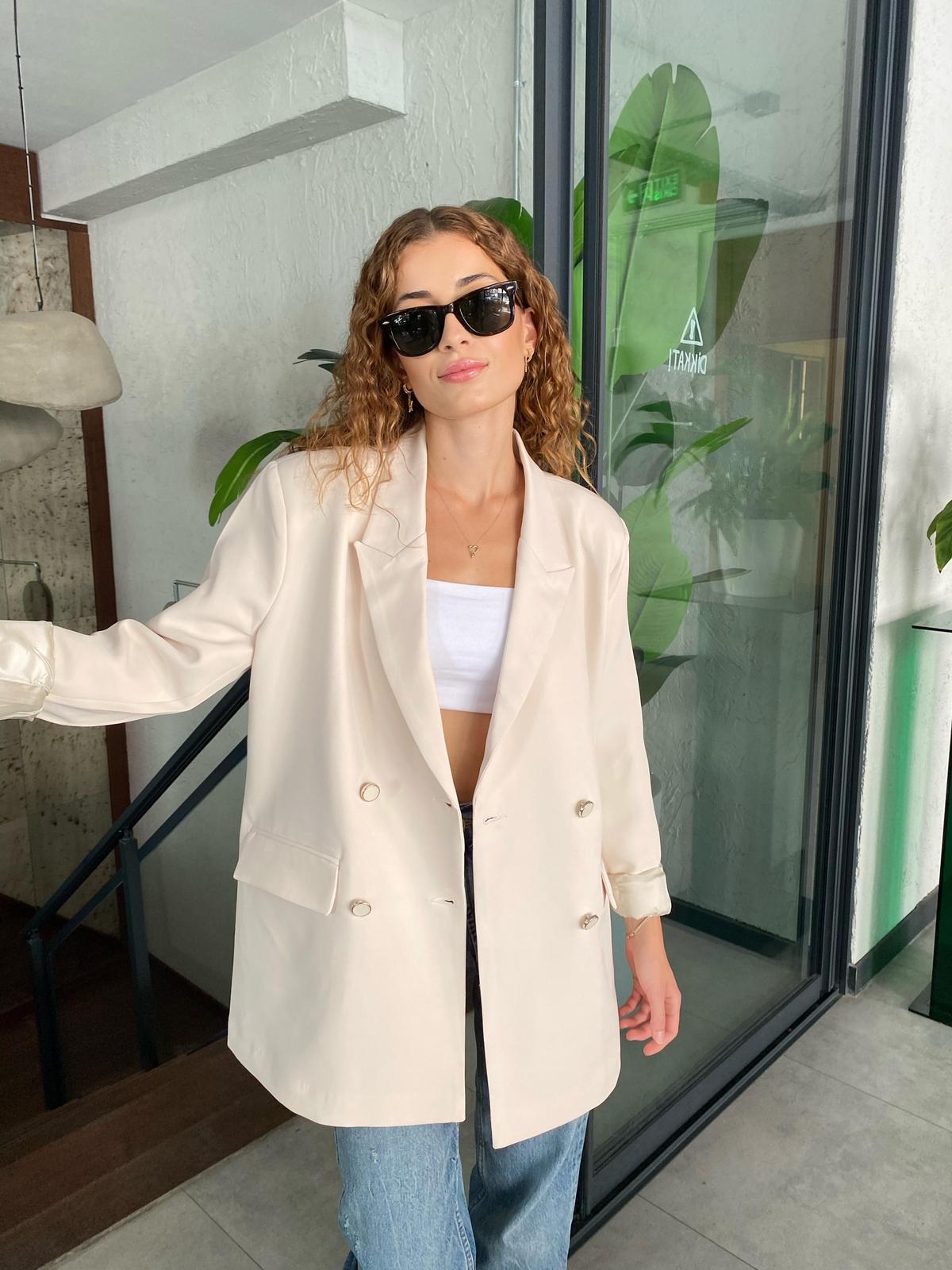 Düğme Detaylı Oversize Kalıp Blazer Ceket Bej