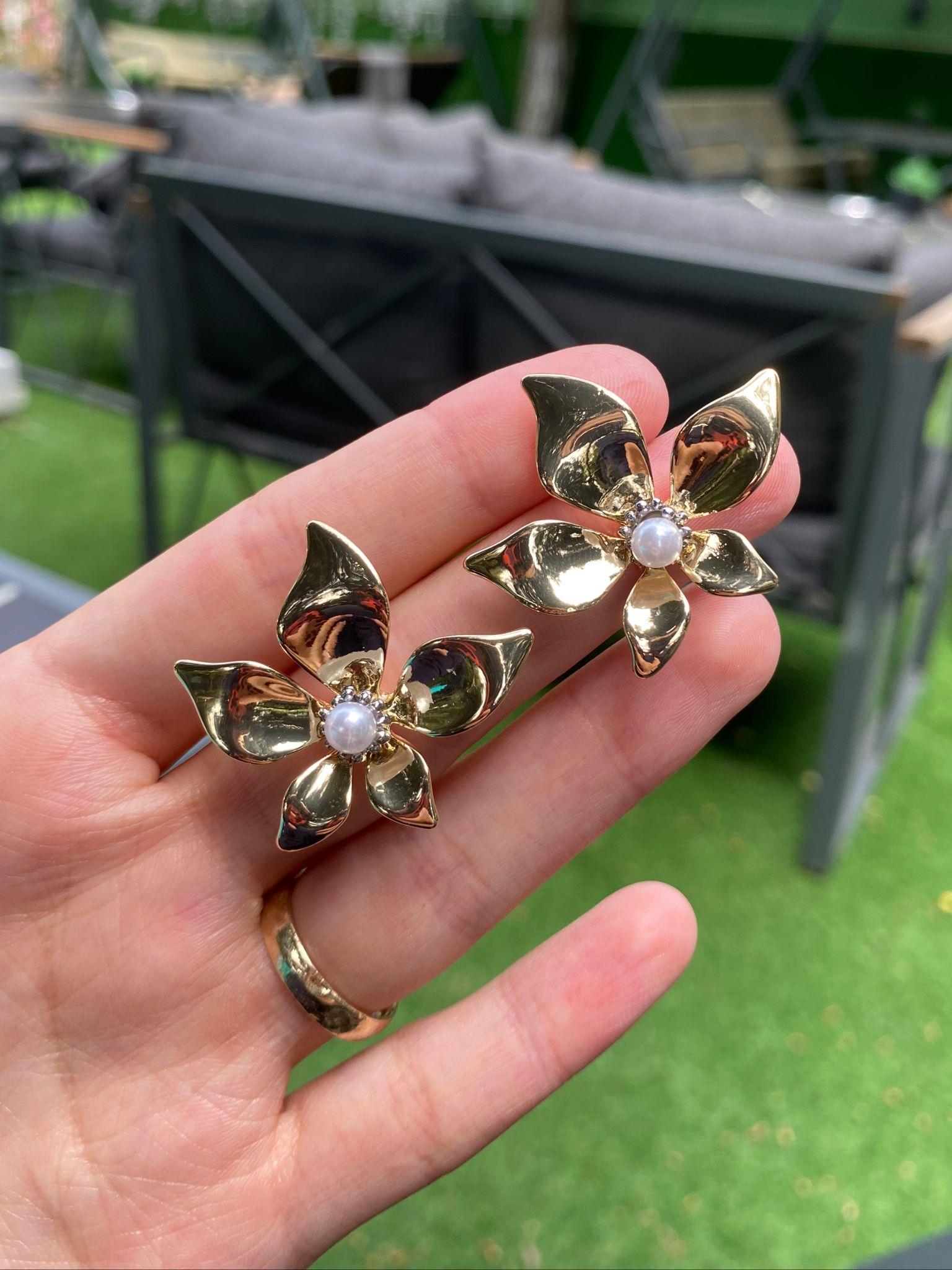 İnci Detay Gold Çiçek Plaka Küpe