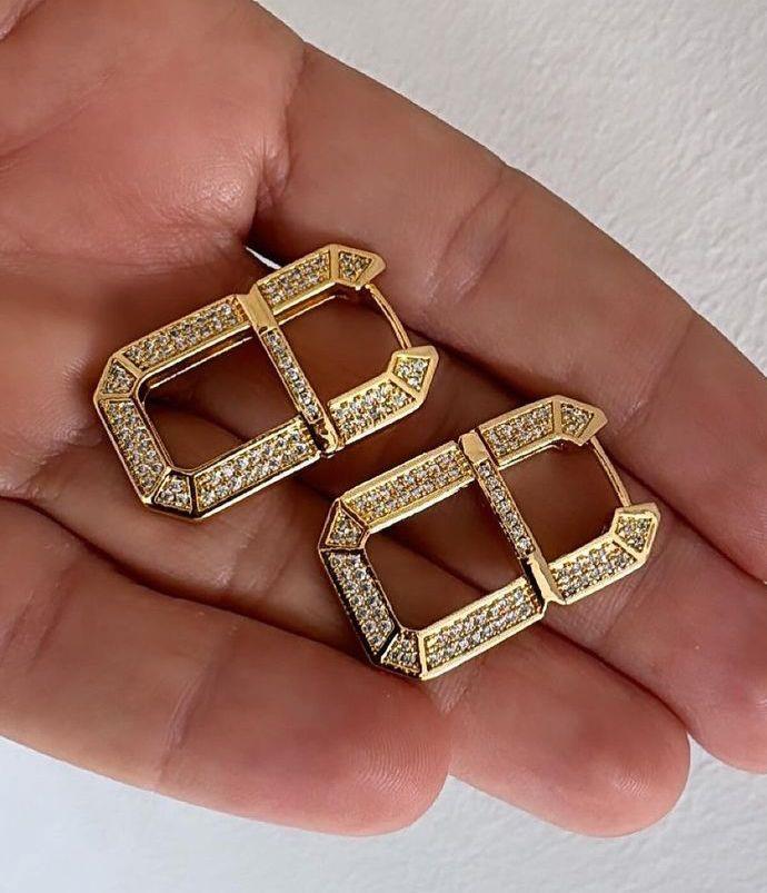 Marka Model Taşlı Gold Serenay Küpesi