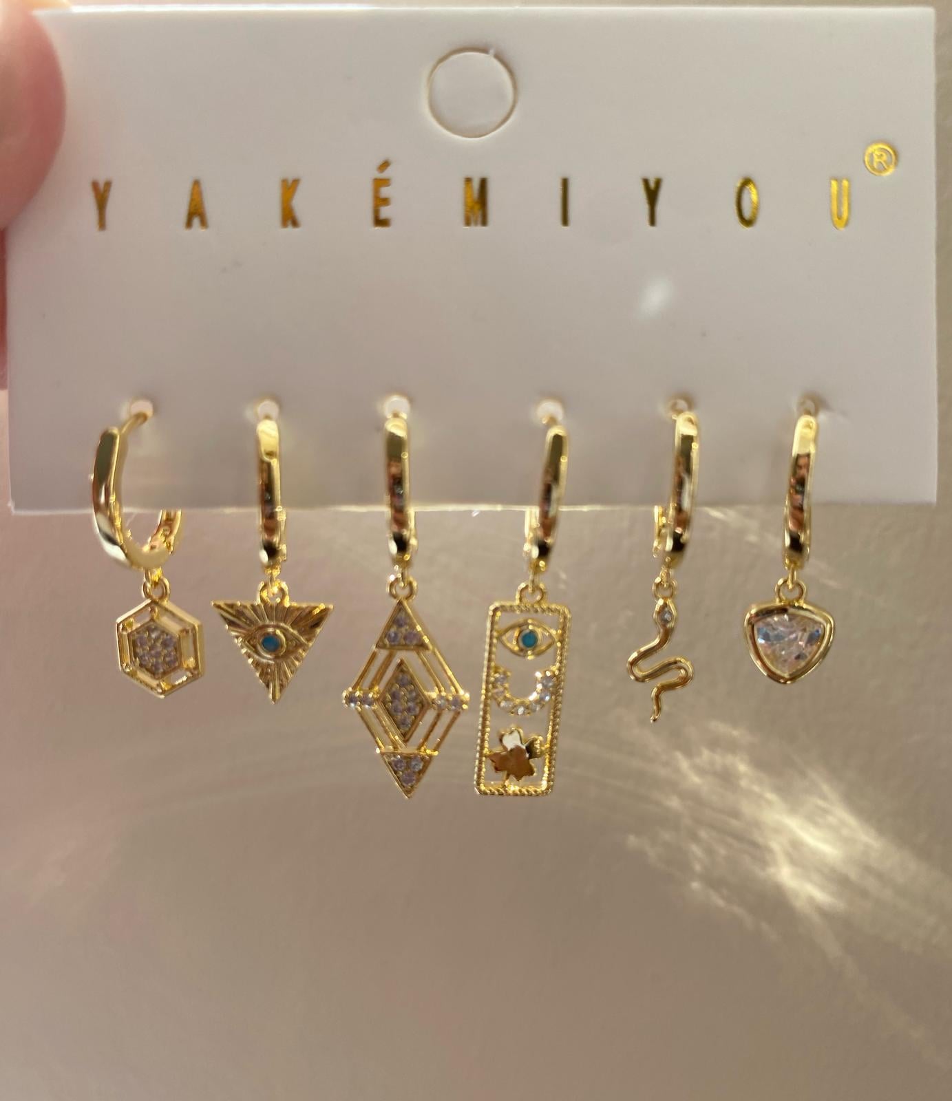 Özel Seri Taşlı Göz Detay Gold 6li Küpe Seti