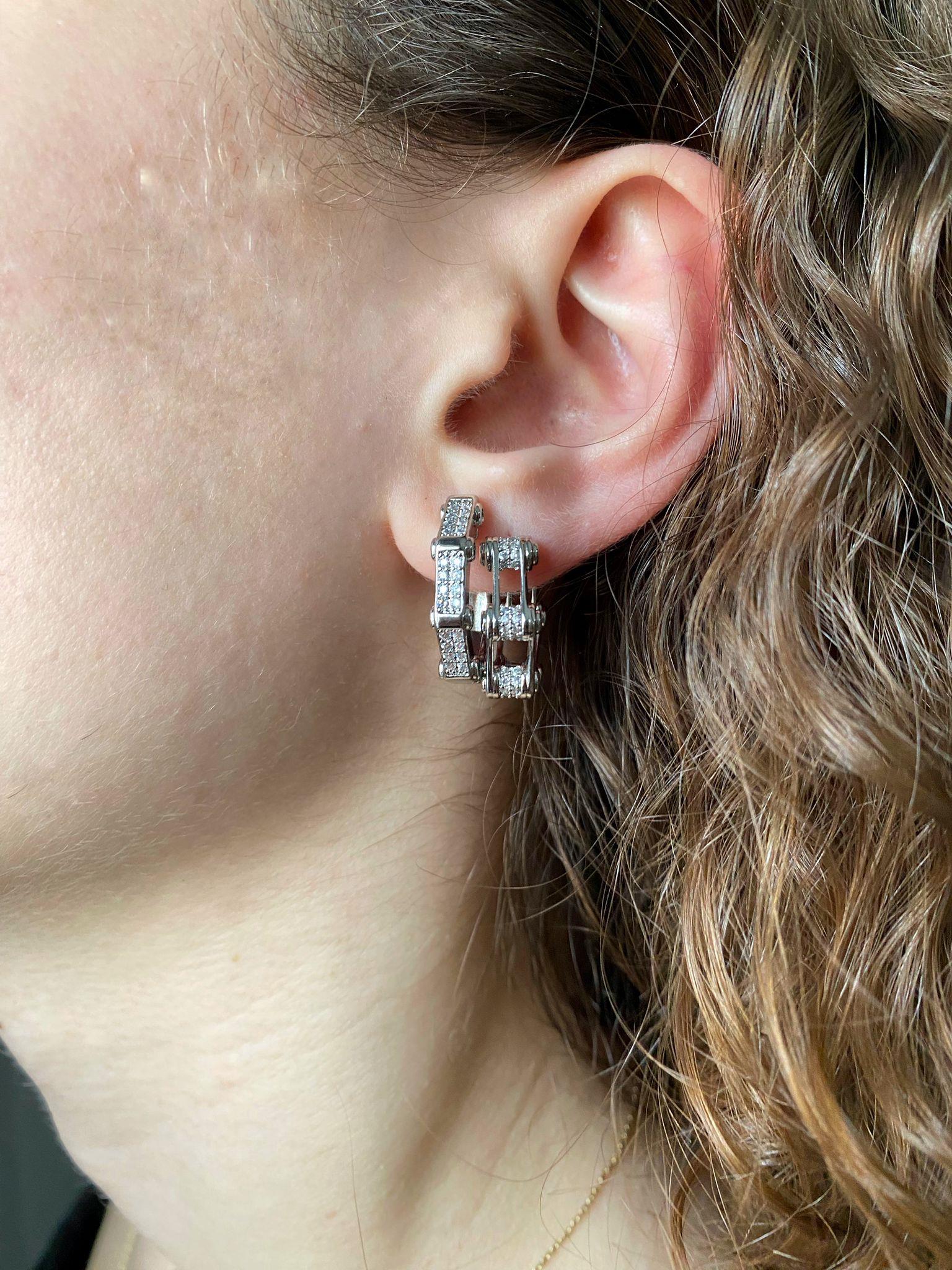 Özel Seri Taşlı Serenay Küpesi