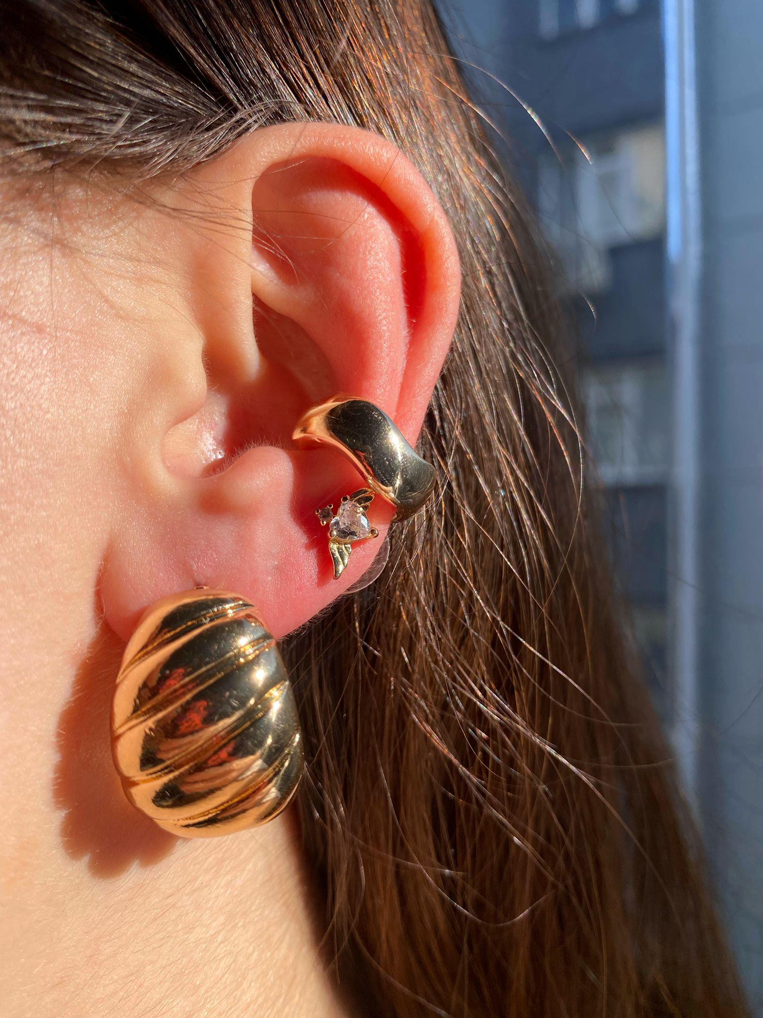 Parlak Dalga Model Basic Gold Kıkırdak Küpe