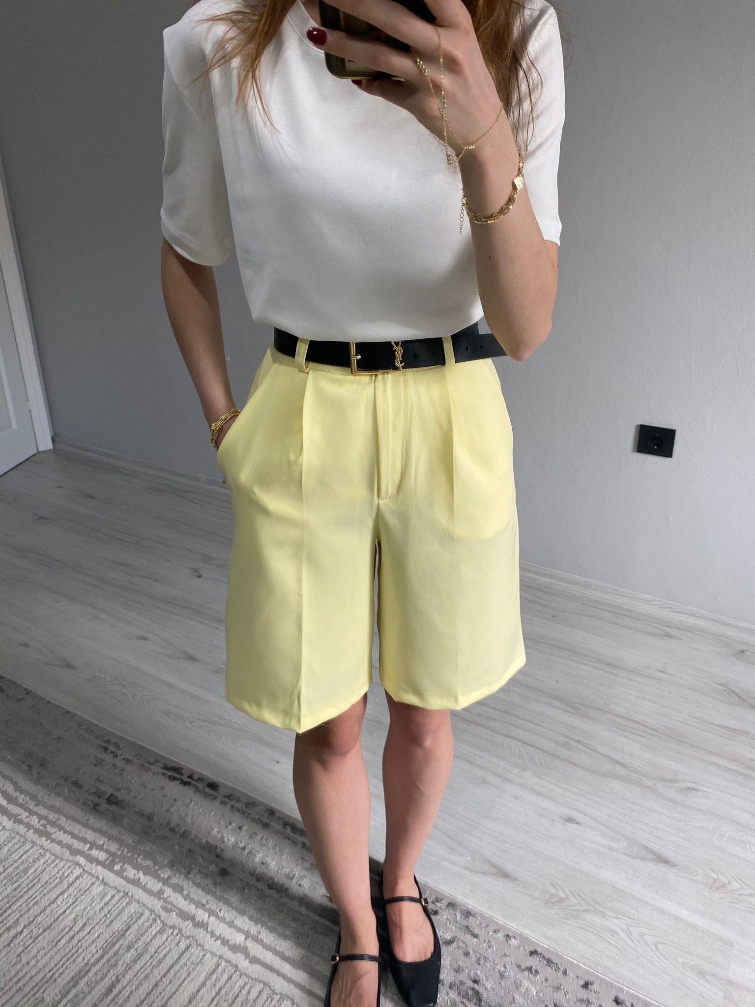 Sarı Yüksek Bel Kumaş Şehir Boy Şort