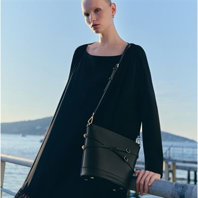 Glacier Bucket Bag - Black