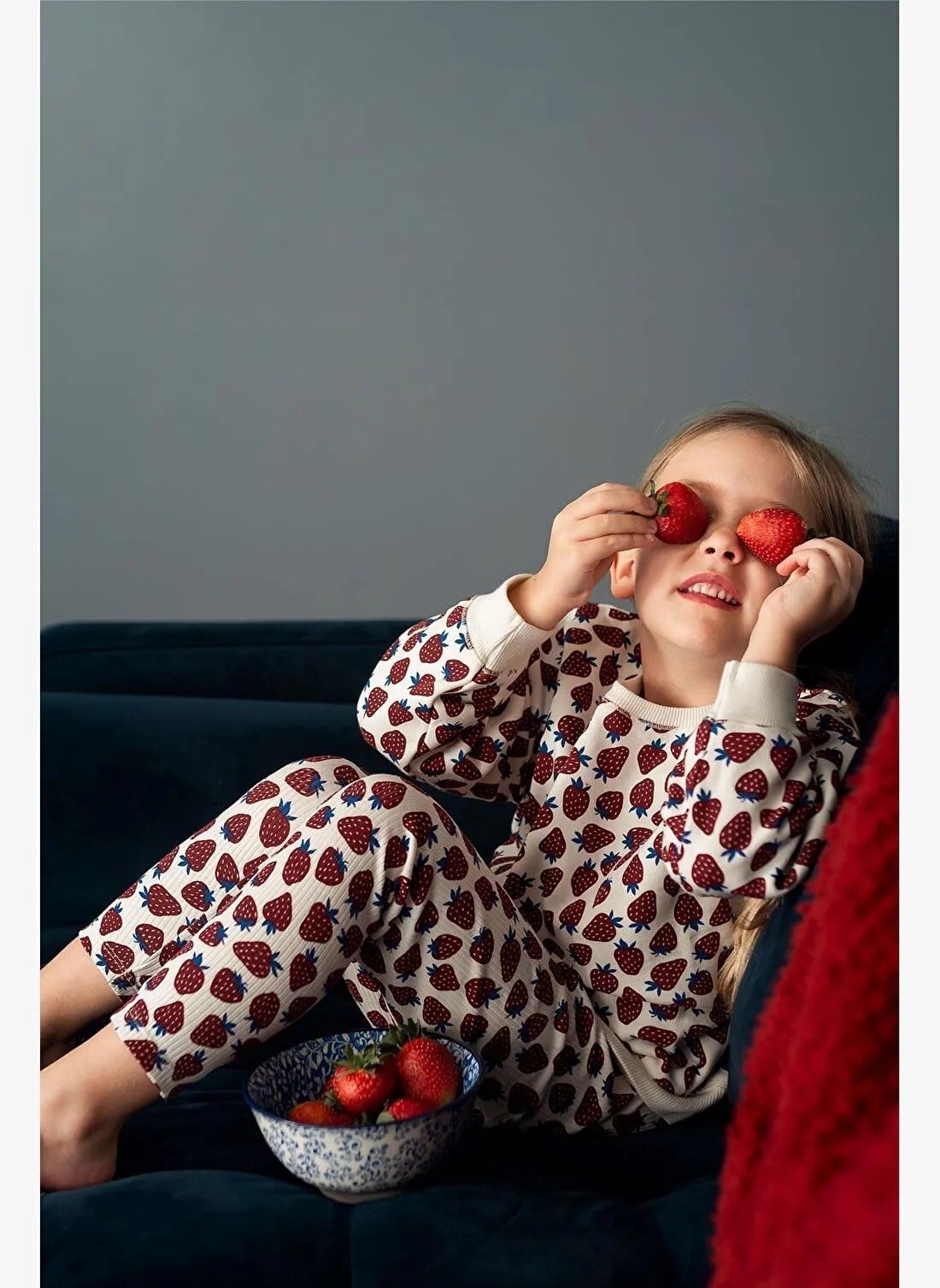 Antebies Çilek Tarlası Kız Çocuk Sweatshirt Tayt Set