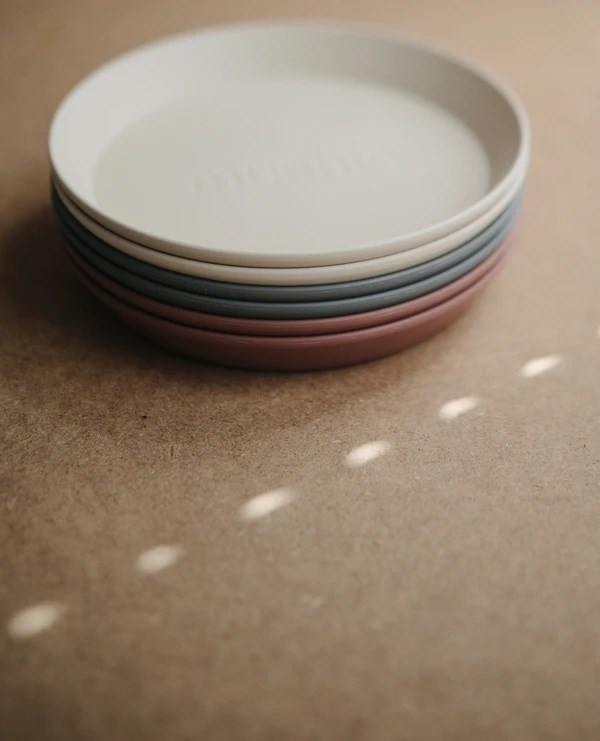 Mushie Round Plate Dinnerware 2li Set Woodchuck