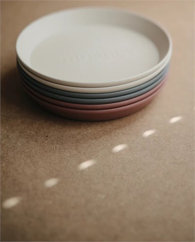 Mushie Round Plate Dinnerware 2li Set Woodchuck