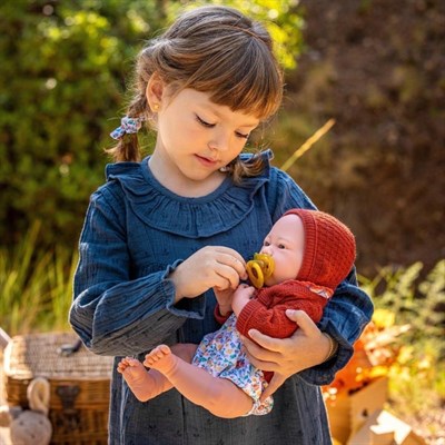 Berenguer 38 cm Gerçekçi Oyuncak Kız Bebek – Kiremit Hırka ve Kedili 18066