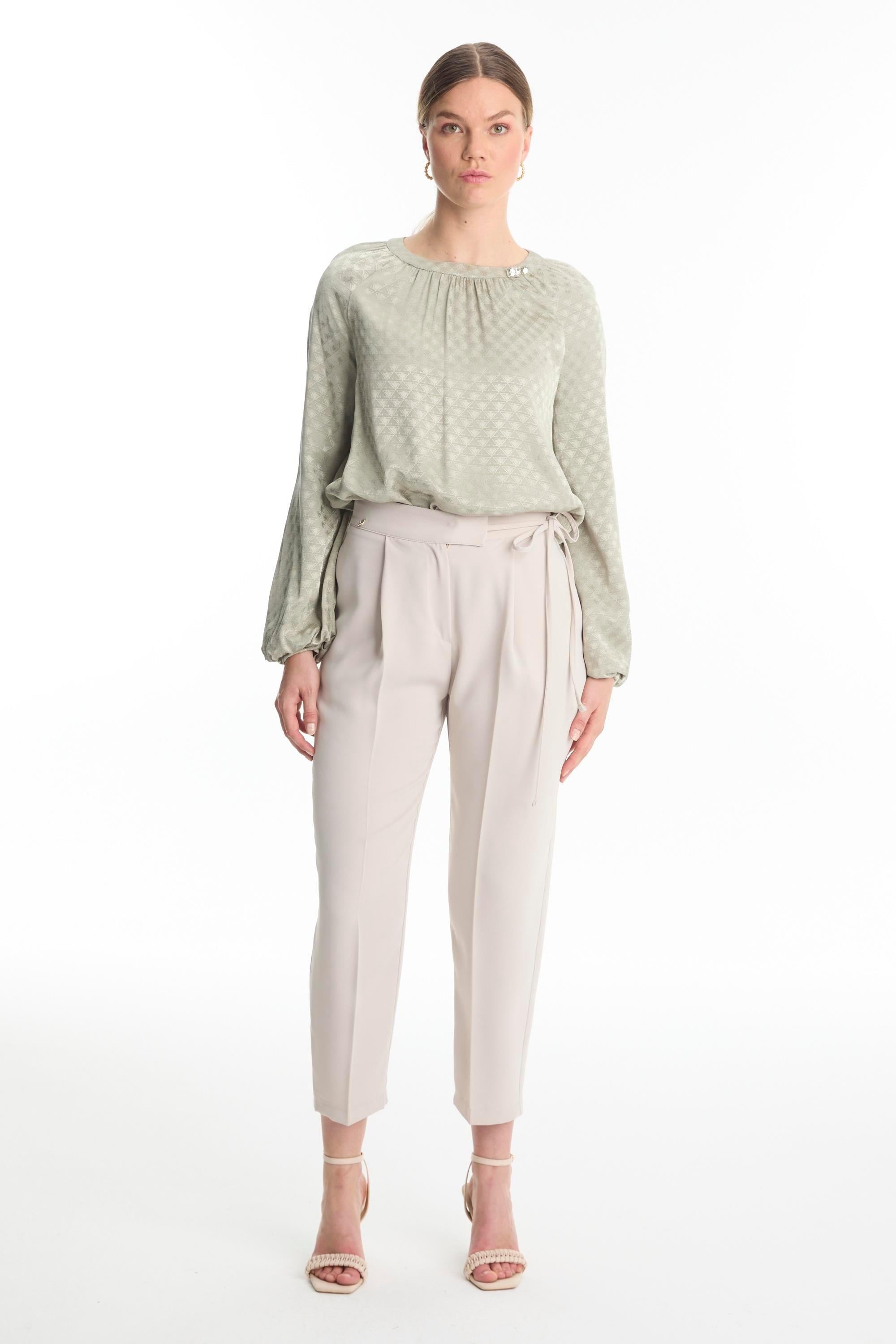 Pileli Kuşak Detaylı Bej Pantolon P-0229