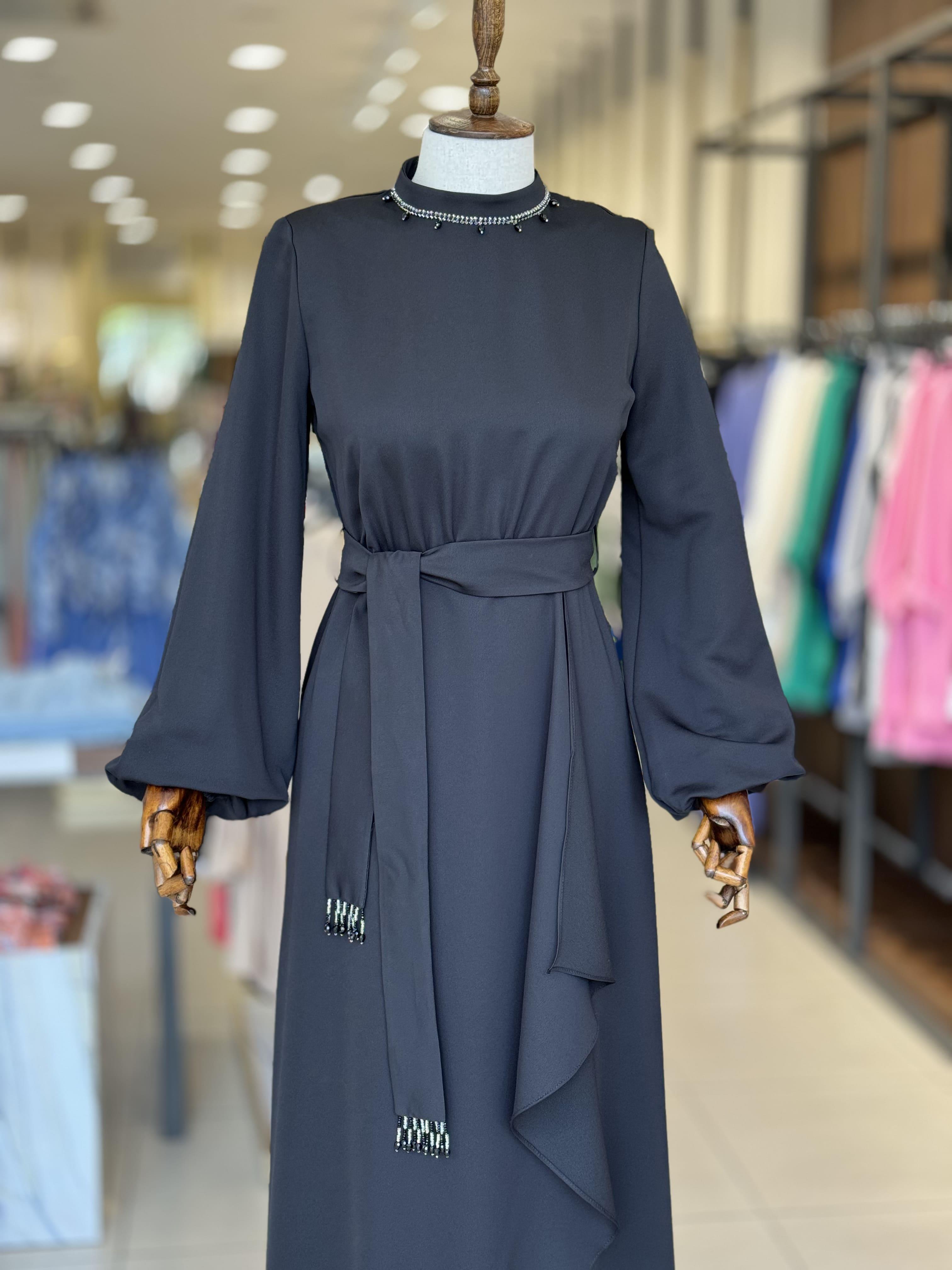 Beli Kuşaklı Taş Detaylı Siyah Abiye 0376